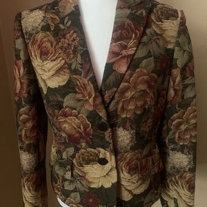 Women’s Size 8 Vintage Look Short Blazer